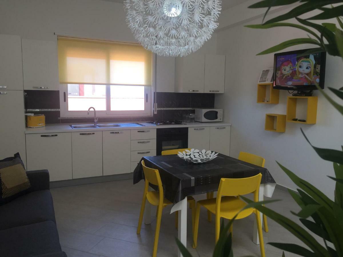 Casa Vacanze Anna バレストラーテ エクステリア 写真